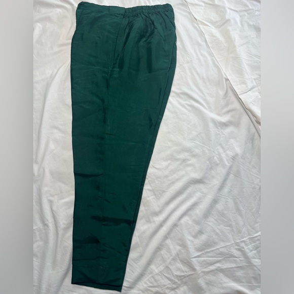 Beautiful Indian pant suit in dark green color - Picture 4 of 7